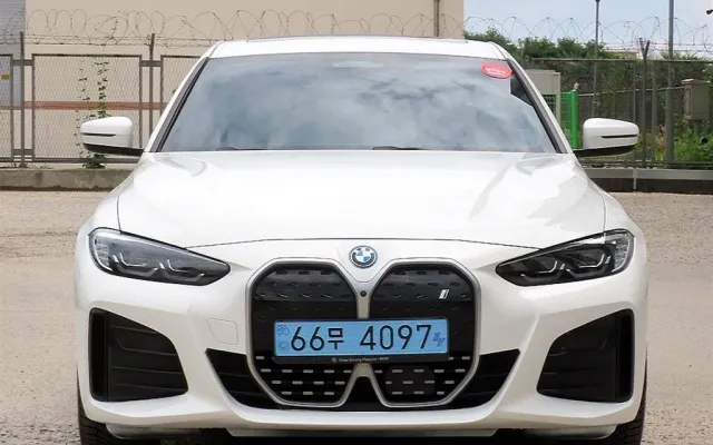 인천중고차거래사이트 i4 eDrive 40 매물 사진 8 - 2022/05 127,934km