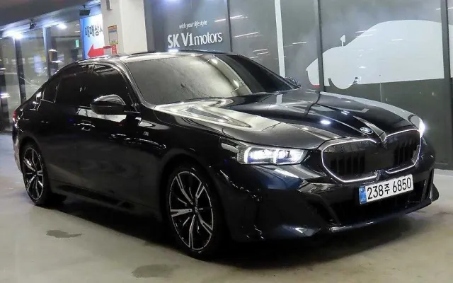 인천중고차거래사이트 5시리즈 (G60) 530i xDrive 매물 사진 18 - 2025/03 30,255km